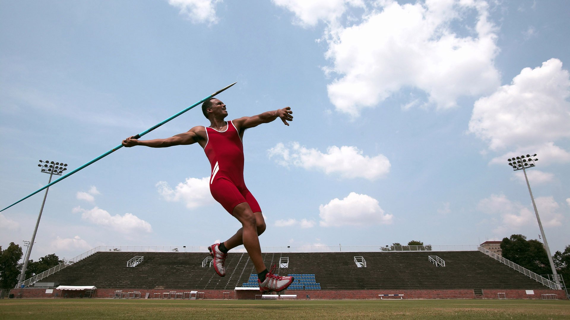 西甲：巴萨5-2战胜埃瓦尔，梅西送出多次助攻，巴萨5比2